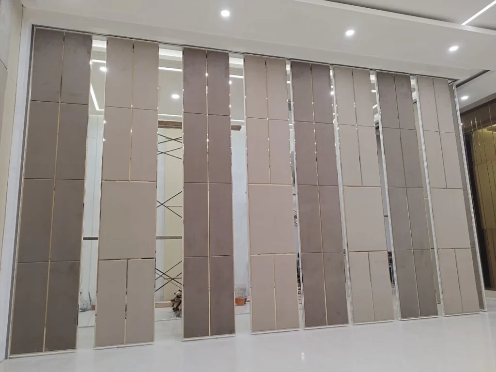 pintu partisi lipat