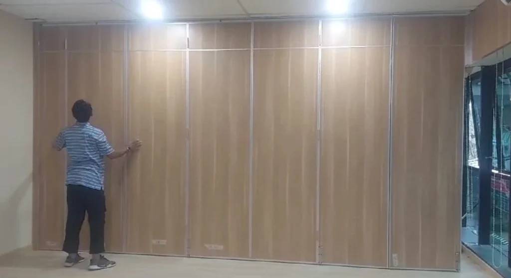 pintu partisi geser